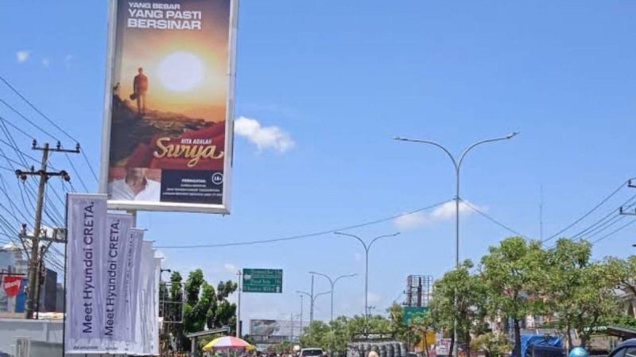 Di balik gaya hidup 'anak skena' yang penuh estetika, industri rokok memanfaatkan celah untuk menjerat anak muda Indonesia. Bagaimana bahaya rokok mengancam masa depan mereka?