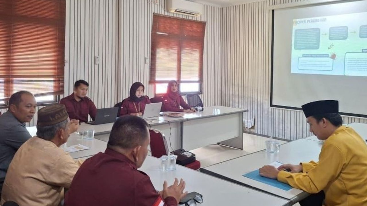 Kemenkumham Babel dan Pemkab Bangka Tengah genjot pembentukan 63 Posbakum di desa dan kelurahan. Inisiatif ini bertujuan permudah akses hukum gratis bagi masyarakat.