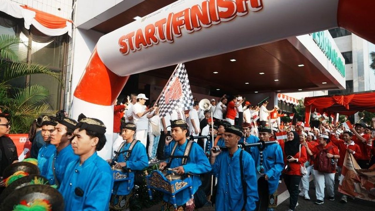 Rayakan HUT ke-80 RI, Ribuan Peserta Ikuti Jalan Sehat Kerukunan di Lapangan Banteng