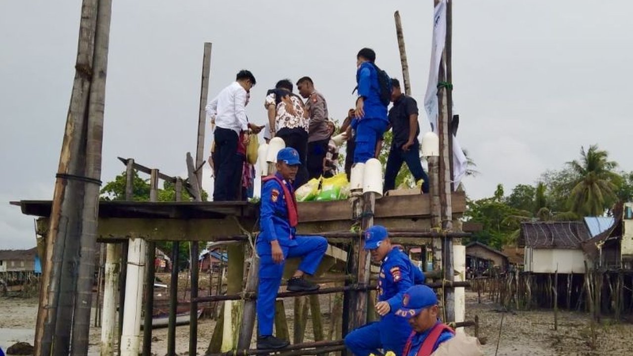 Perum Bulog Cabang Batam telah menyalurkan puluhan ton beras SPHP untuk stabilisasi harga dan pasokan di Kepulauan Riau, memastikan ketersediaan pangan bagi masyarakat.