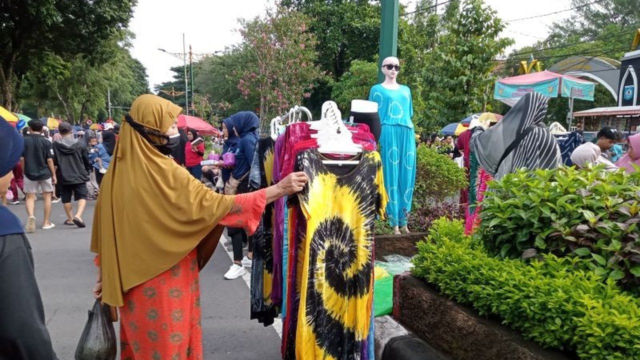 Pemerintah Kota Mataram resmi meniadakan kegiatan Car Free Day (CFD) di Jalan Udayana pada 17 Agustus 2025. Cari tahu alasan di balik keputusan penting ini!