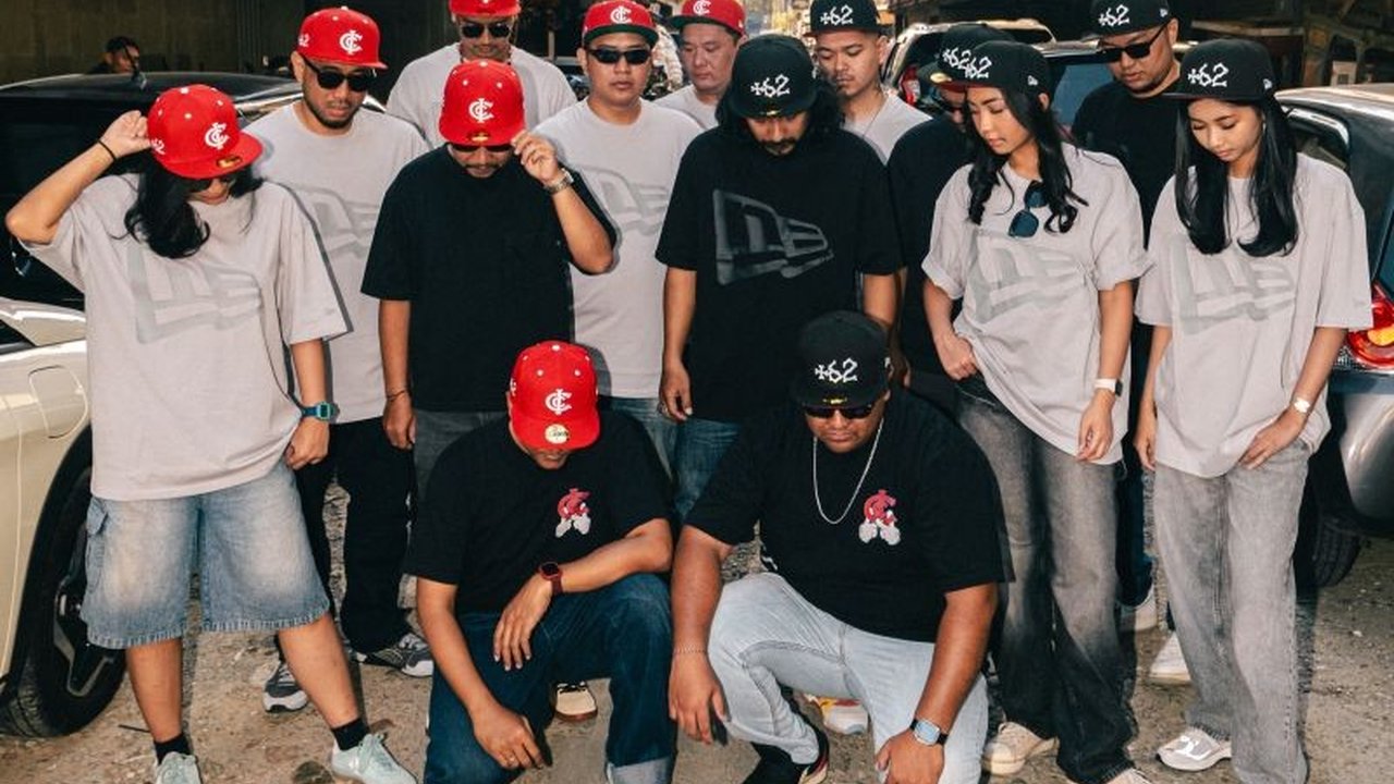 New Era berkolaborasi dengan ICC meluncurkan Koleksi Topi New Era Bones edisi terbatas. Apa makna di balik nama 'Bones' dan bagaimana koleksi ini merayakan HUT ke-80 RI?