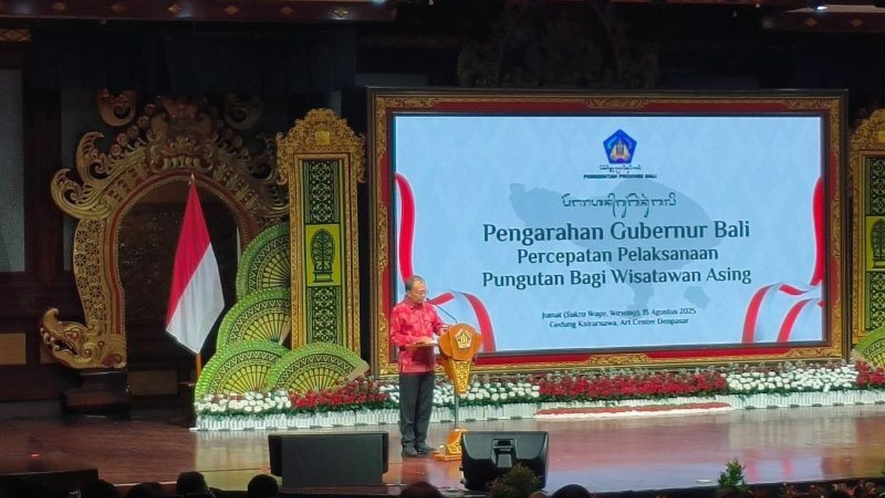 Gubernur Bali Wayan Koster secara tegas menyatakan penolakan terhadap pengembangan kasino, meskipun ada tawaran fantastis Rp100 triliun. Mengapa Gubernur Bali Tolak Kasino?