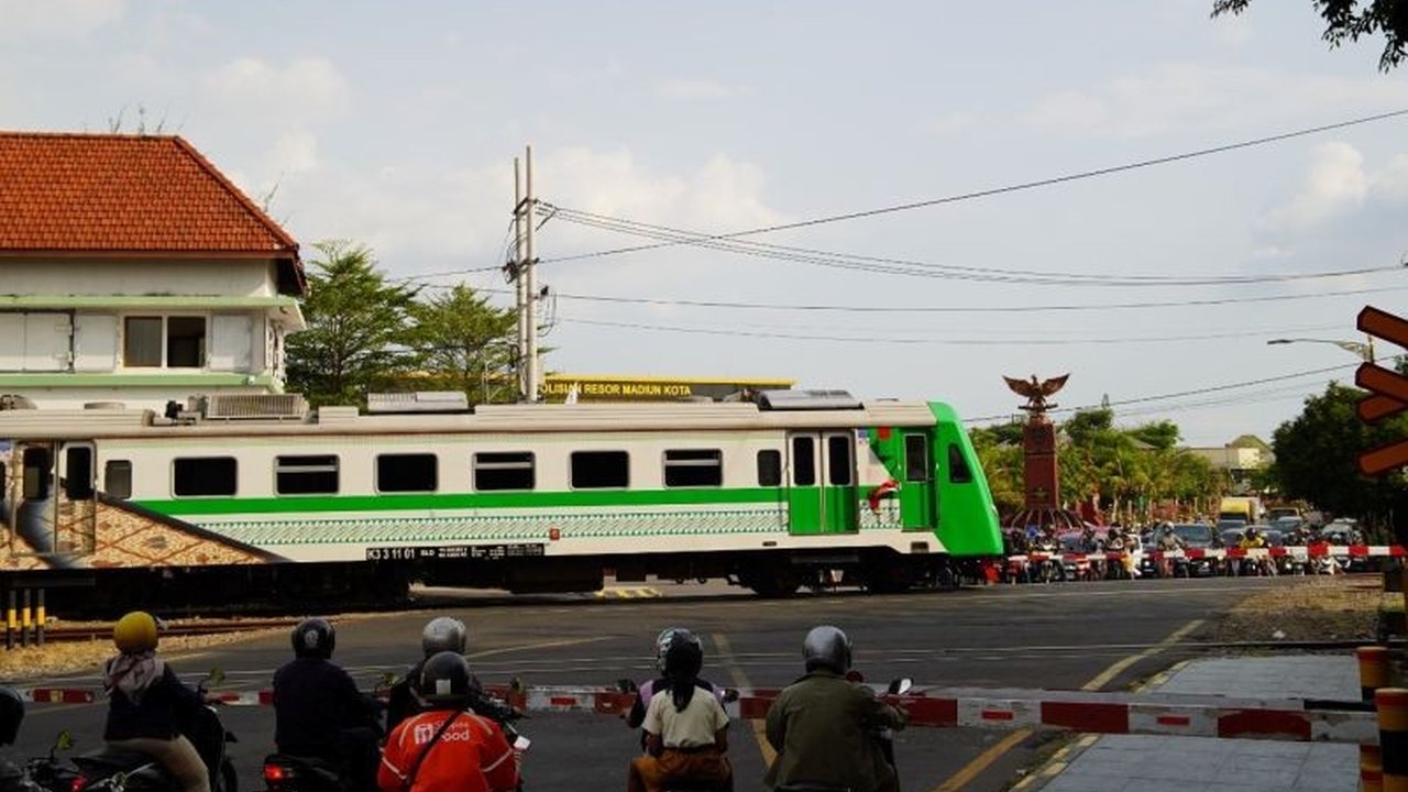 PT KAI Daop 7 Madiun resmi melakukan perpanjangan rute KA BIAS hingga Stasiun Caruban, Madiun, demi tingkatkan aksesibilitas dan mobilitas masyarakat.