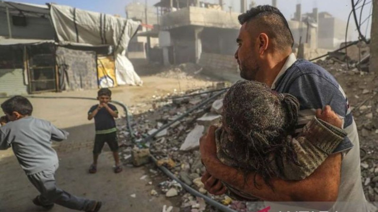 Spanyol menolak keras aneksasi Gaza oleh Israel, menyebutnya ilegal dan sepihak. Sikap tegas ini menyoroti dampak eskalasi pendudukan militer di Timur Tengah.