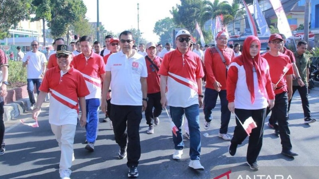Ribuan warga NTB antusias ikuti Jalan Sehat Kerukunan di Mataram. Acara ini bukan sekadar olahraga, melainkan simbol kuat persatuan bangsa jelang HUT ke-80 RI.