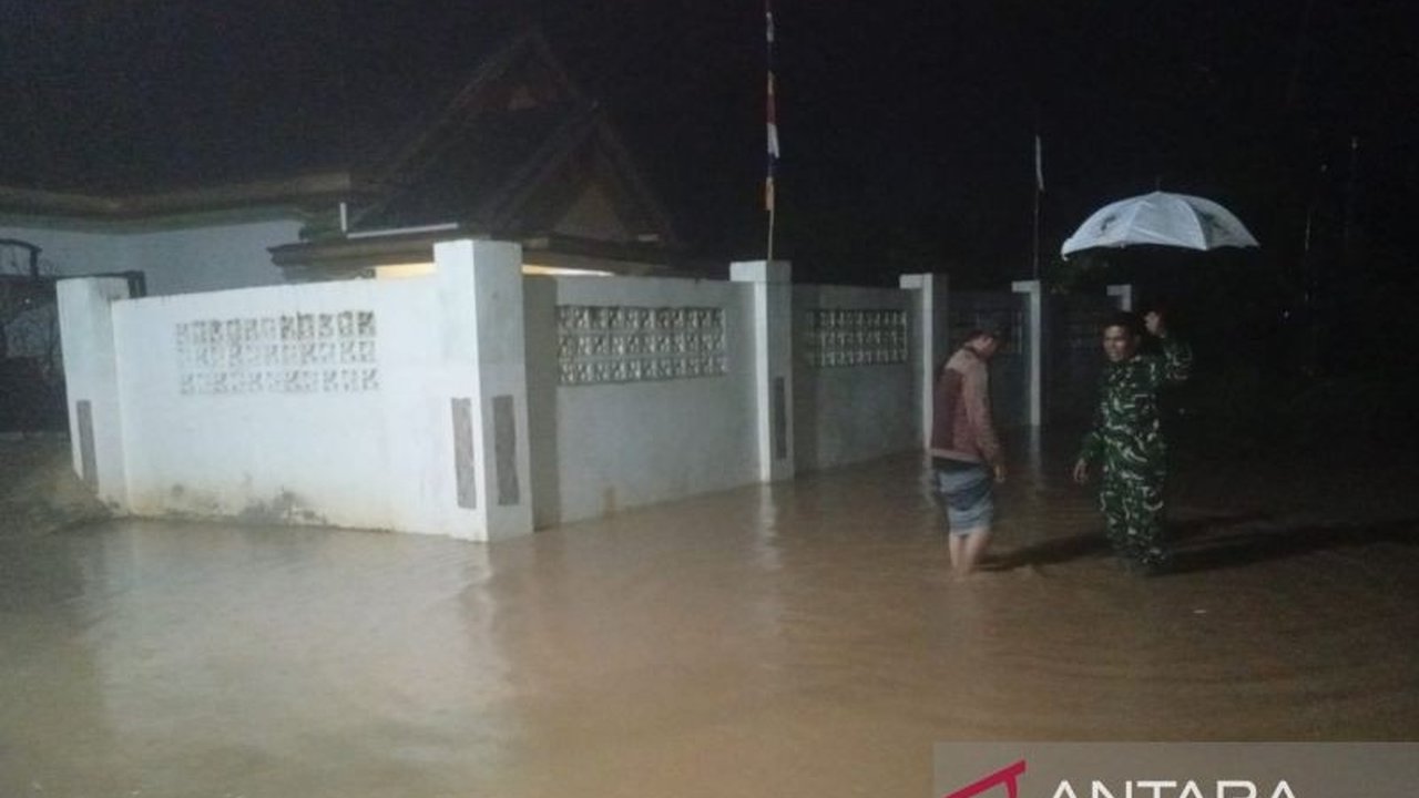 Badan Penanggulangan Bencana Daerah (BPBD) Ogan Komering Ulu (OKU) mengungkapkan adanya potensi banjir OKU meskipun masih musim kemarau. Simak peringatan lengkapnya di sini!