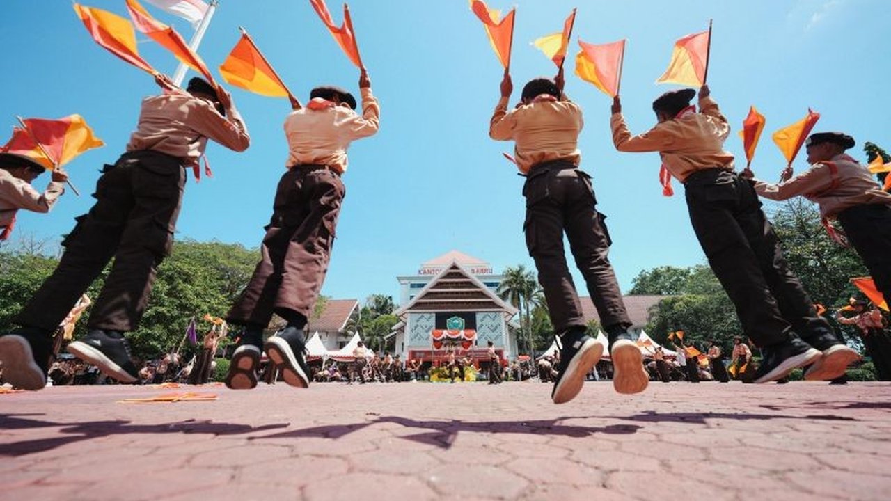 Wakil Gubernur Sulsel mengajak anggota Pramuka mengokohkan Semangat Trisatya Pramuka, menekankan pentingnya disiplin, ketulusan, dan gotong royong sebagai fondasi karakter bangsa.