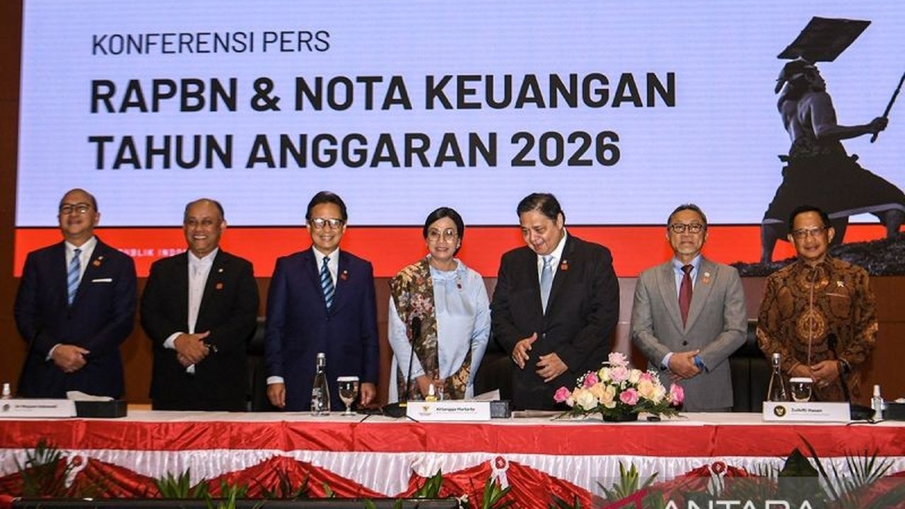 RAPBN 2026 menjadi rancang-bangun fiskal perdana era Presiden Prabowo, menargetkan defisit menyempit di tengah ambisi belanja ekspansif. Bagaimana strategi pemerintah menjaga kredibilitas fiskal?