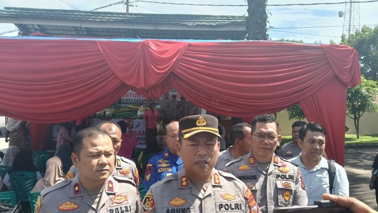 Polres Pasaman Barat tingkatkan pengawasan ketat untuk antisipasi lonjakan kasus pencurian sawit seiring melambungnya harga komoditas ini. Bagaimana strategi mereka?