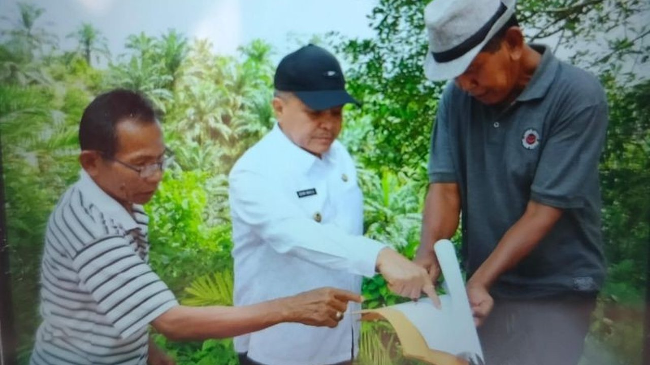 Seorang warga di Agam menghibahkan 15 hektare lahan untuk sarana pendidikan, membuka peluang besar bagi pembangunan kampus. Simak detail hibah lahan pendidikan Agam ini!