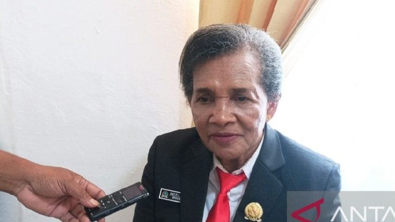 Peran Perempuan OAP dalam mencetak Generasi Emas Indonesia 2045 sangat krusial. Simak bagaimana legislator DPRK Biak Numfor menyoroti pentingnya dukungan gizi dan proteksi bagi mereka.