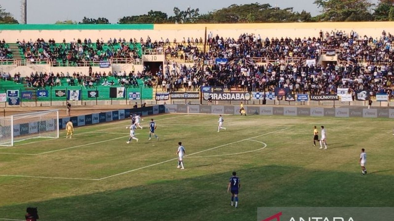 PSIM Yogyakarta bermain imbang 1-1 melawan Arema FC dalam laga pekan kedua BRI Super League 2025/2026 di Bantul. Gol bunuh diri Arema selamatkan PSIM.