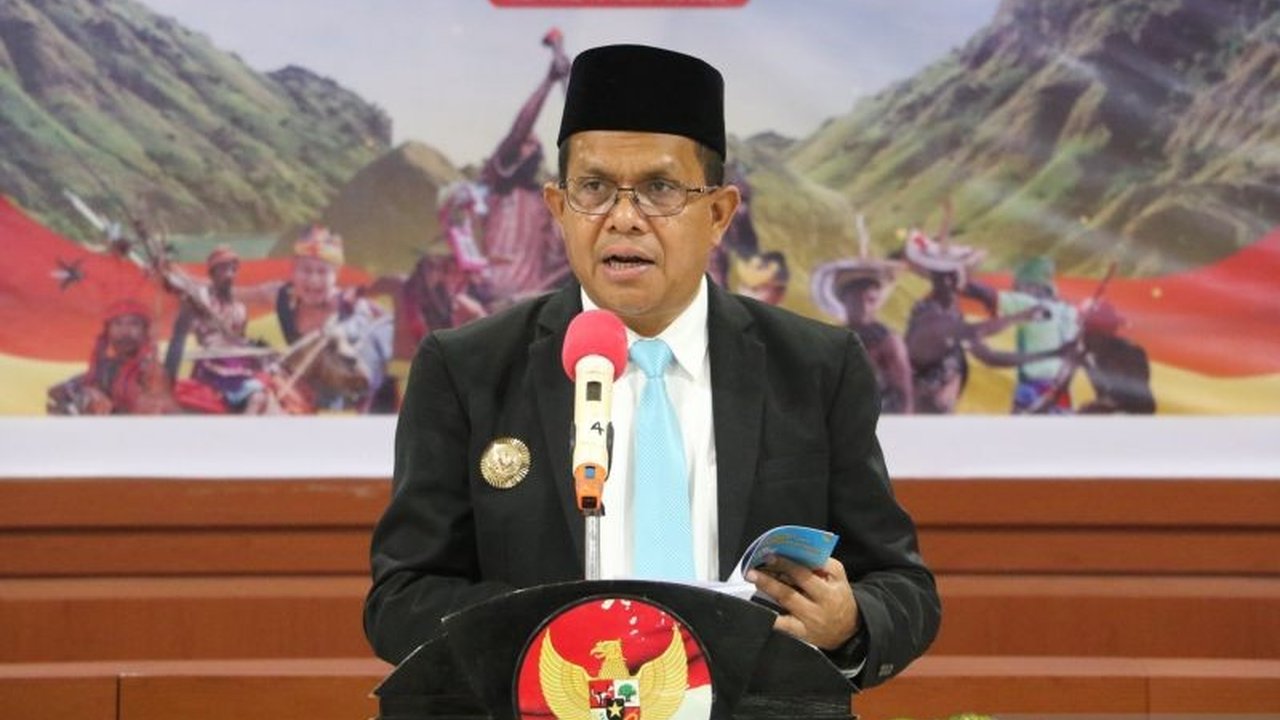 Gubernur NTT instruksikan pengandangan Hewan Penular Rabies (HPR) mulai September setelah 20 orang meninggal akibat gigitan. Langkah ini demi menekan kasus rabies NTT.