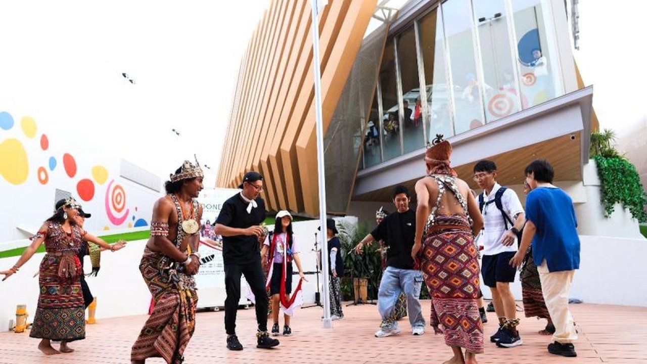 Paviliun Indonesia di Expo 2025 Osaka Jepang berhasil memecahkan rekor kunjungan harian, menarik perhatian dunia terhadap potensi besar Tanah Air. Apa rahasia suksesnya?