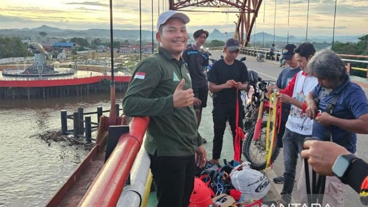 Peringatan HUT RI ke-80 di Murung Raya semakin semarak dengan Pengibaran Bendera Raksasa Murung Raya di bawah Jembatan Merdeka. Simak detail persiapan dan maknanya.