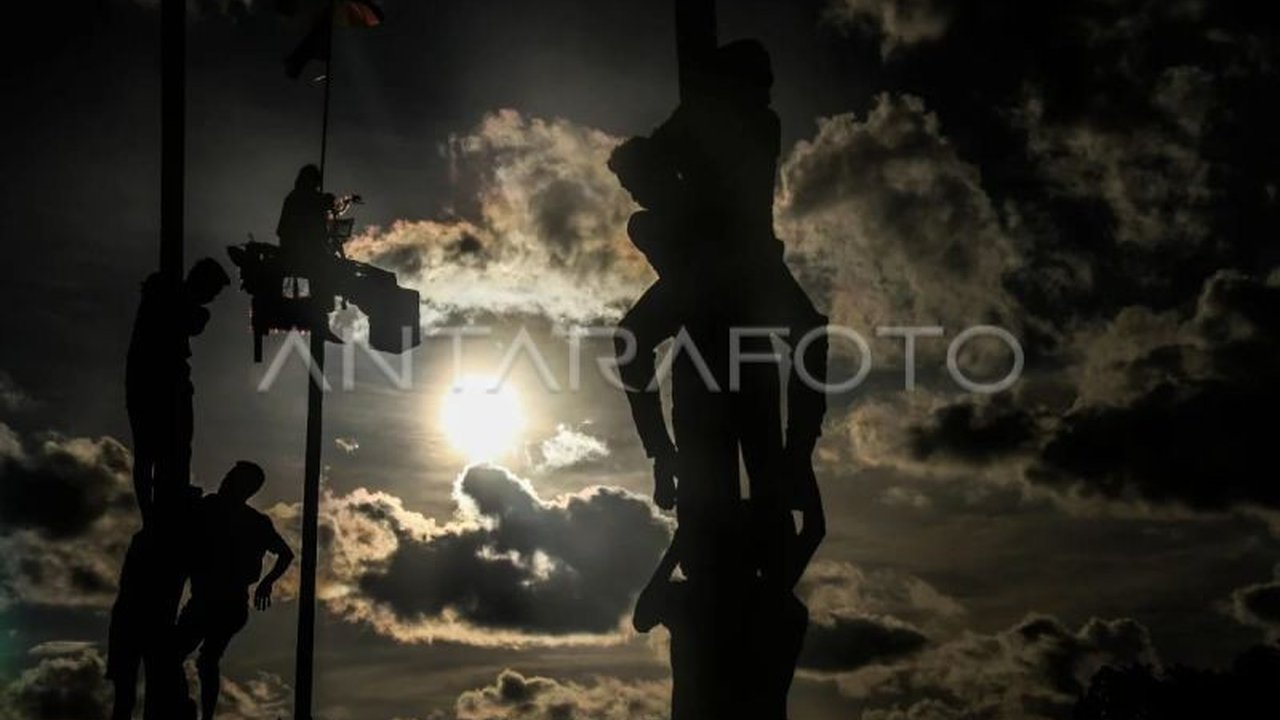Majelis Permusyawaratan Ulama (MPU) Aceh mengeluarkan tausiyah yang melarang lomba panjat pinang jelang HUT RI ke-80. Apa alasan di balik larangan ini?