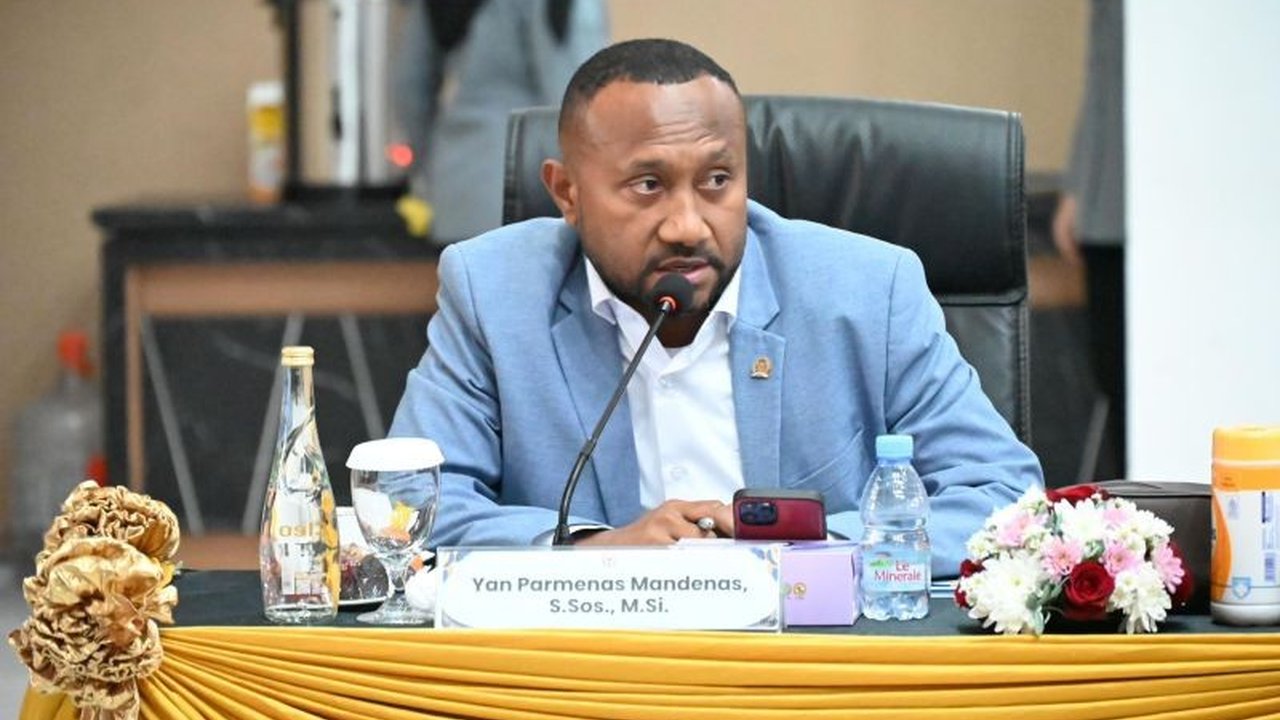 Anggota DPR RI mendesak pemerintah menindaklanjuti instruksi Presiden Prabowo Subianto terkait penertiban tambang ilegal yang merugikan negara hingga Rp300 triliun.