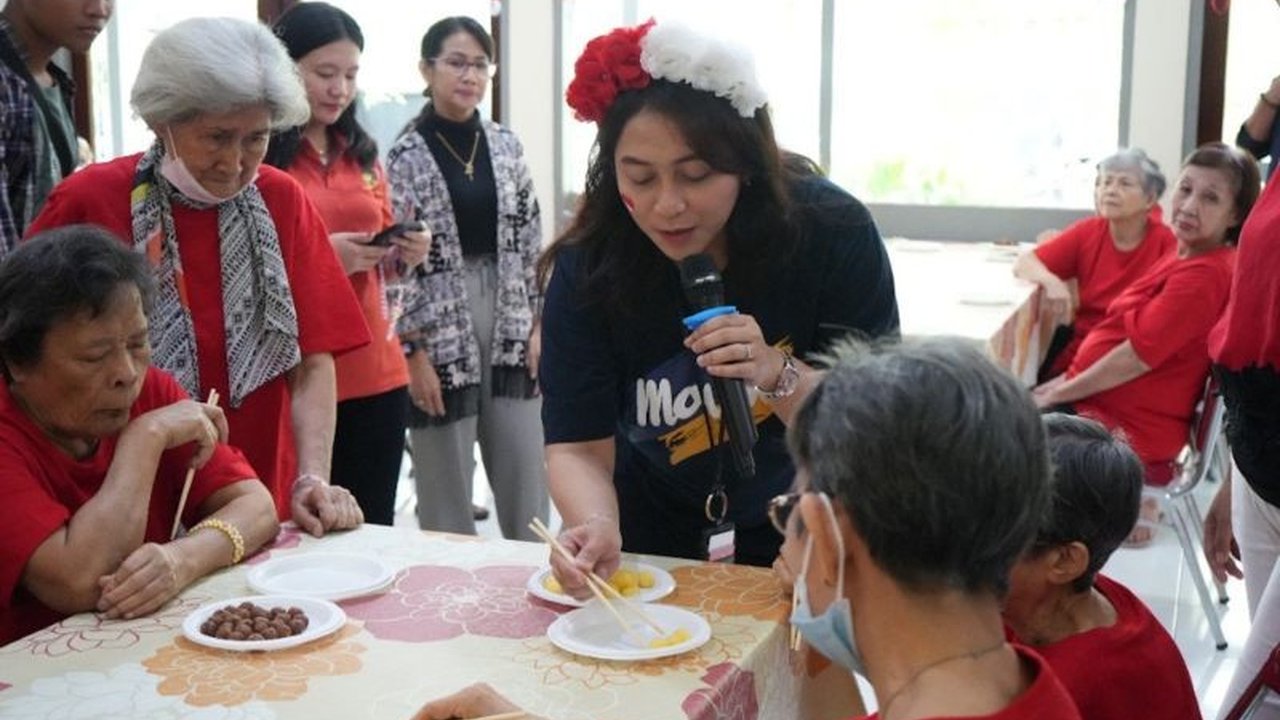 Bank Mandiri Taspen menyalurkan Bantuan Sosial Lansia kepada 310 penerima di tiga kota besar dalam rangka menyambut HUT ke-80 RI. Simak detail program kepedulian ini!