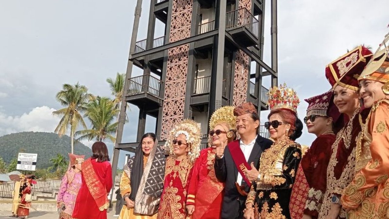 Ekonom Miranda Goeltom dorong pengembangan pariwisata berbasis budaya di Indonesia, menyebutnya sebagai kunci peningkatan penghasilan masyarakat dan potensi besar yang belum tergarap.