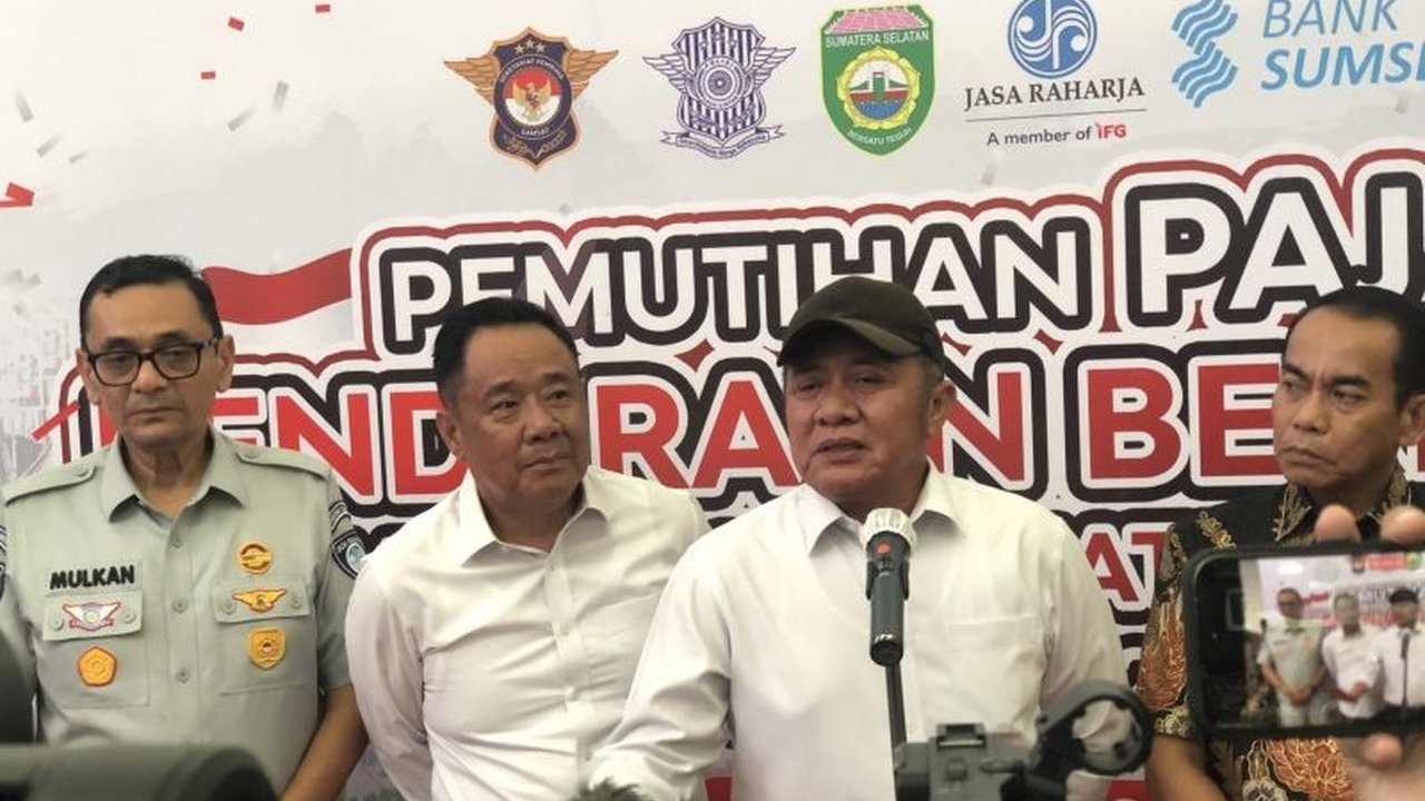 Pemerintah Provinsi Sumatera Selatan resmi memberlakukan program pemutihan pajak kendaraan hingga 17 Desember 2025. Jangan lewatkan kesempatan emas ini untuk bebas denda dan tunggakan!