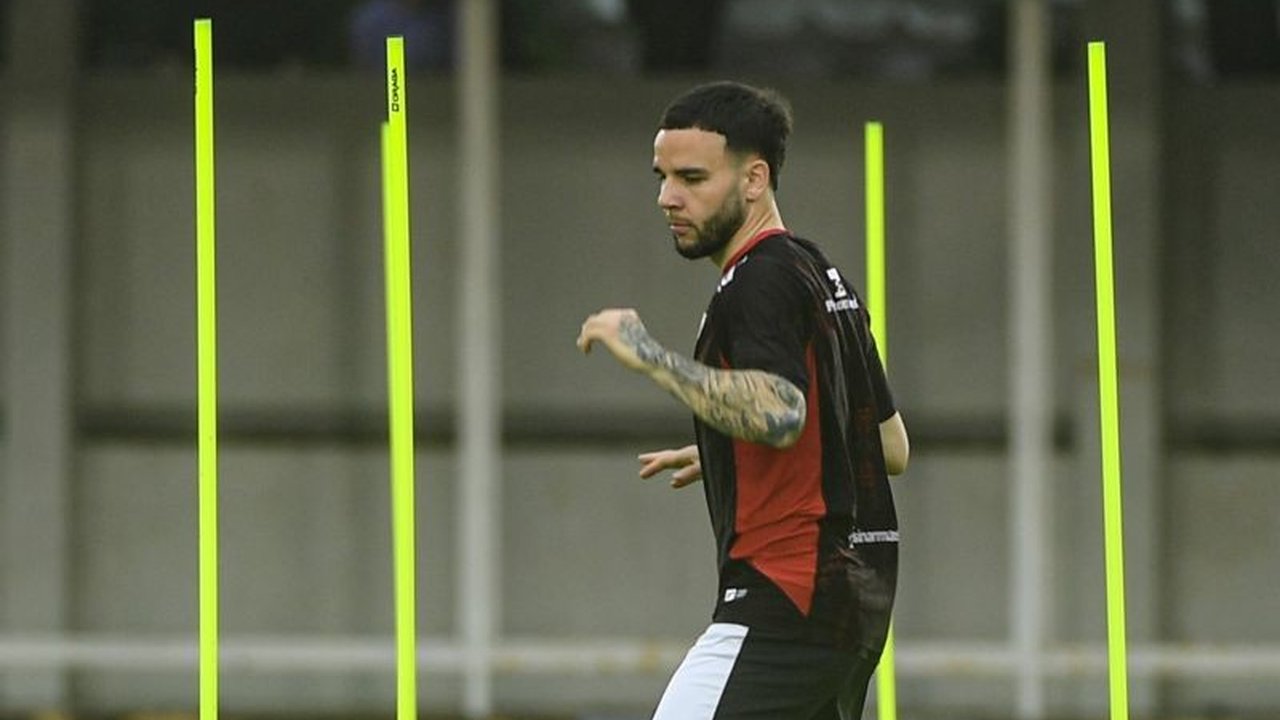 Calvin Verdonk tampil gemilang selama 90 menit sebagai bek tengah saat NEC Nijmegen meraih kemenangan 3-1 atas Blackburn Rovers. Bagaimana performa lengkapnya?