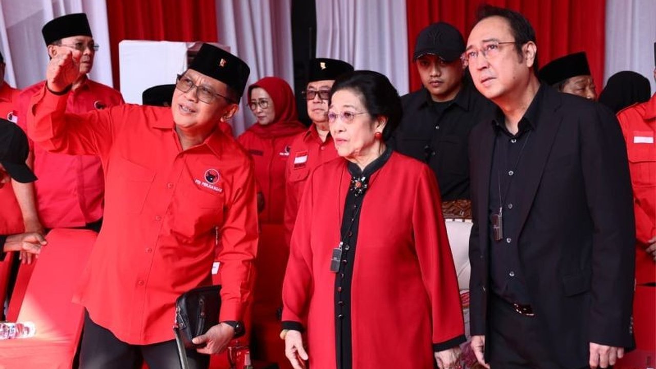 Ketua Umum PDI Perjuangan, Megawati Soekarnoputri, menegaskan bahwa kader partai harus menjadi garda terdepan dalam menghadapi berbagai tantangan bangsa. Apa saja tantangan yang dimaksud?