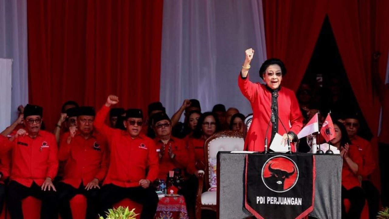 Presiden ke-5 RI Megawati Soekarnoputri menegaskan bahwa perjuangan kemerdekaan bangsa Indonesia belum usai. Simak penjelasannya mengutip Bung Karno!
