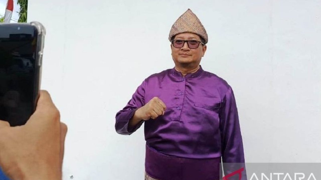 Dalam semangat Bhinneka Tunggal Ika, insan Pelindo Pangkalbalam tampil beda merayakan HUT Ke-80 RI dengan mengenakan baju adat, menunjukkan komitmen kearifan lokal.