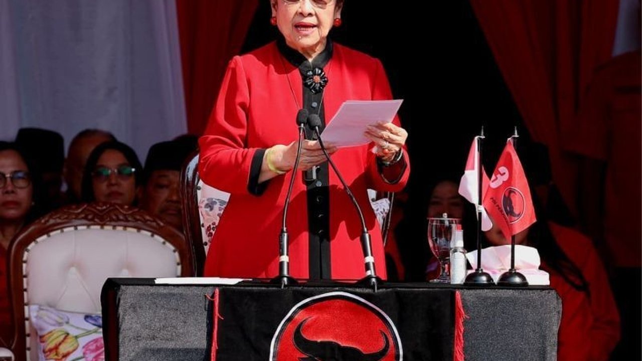 Megawati Soekarnoputri menegaskan bahwa kemerdekaan Indonesia bukanlah hadiah, melainkan hasil perjuangan. Simak pesan pentingnya bagi bangsa dan kader PDIP.