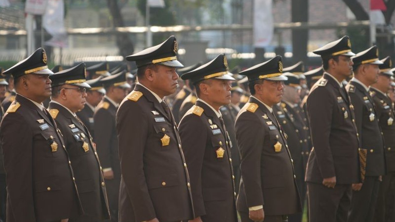 Jaksa Agung ST Burhanuddin menegaskan korupsi adalah musuh utama kemerdekaan di HUT Ke-80 RI. Simak bagaimana Kejaksaan berkomitmen menjaga integritas dan keadilan.