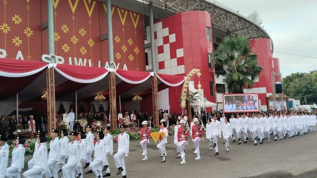 Pemerintah Kota Palembang ajak 16 eks napi upacara HUT RI Palembang ke-80, menunjukkan bukti cinta tanah air. Bagaimana kisah inspiratif mereka?