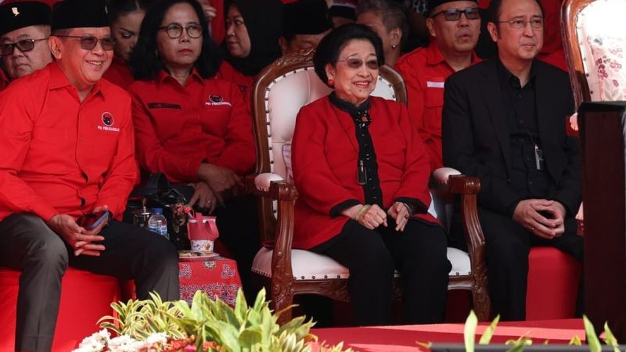Ketua Umum PDIP Megawati Soekarnoputri mengeluarkan lima perintah strategis bagi kader partai. Apa saja instruksi penting Megawati untuk mendekatkan diri pada rakyat?