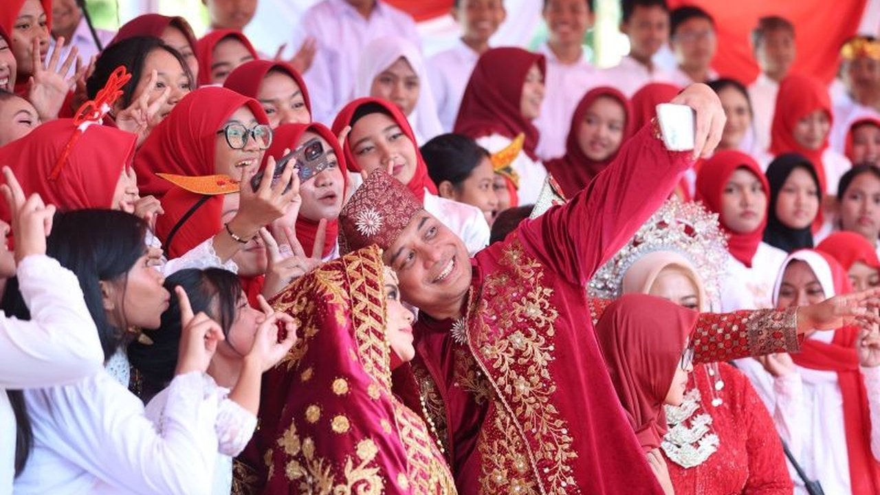 Wali Kota Surabaya Eri Cahyadi soroti Semangat Kebhinekaan Surabaya pada HUT ke-80 RI, mengajak seluruh elemen masyarakat bersatu mengisi kemerdekaan sejati.