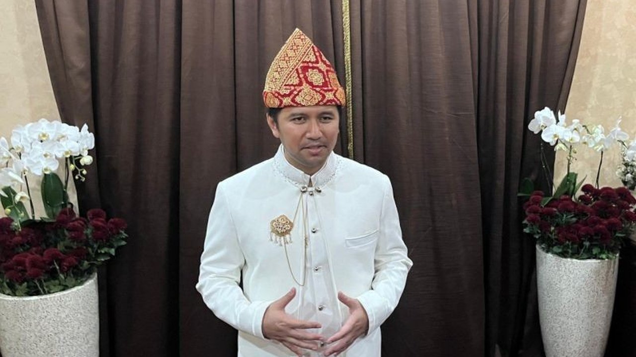 Wakil Gubernur Jawa Timur Emil Dardak menyerukan penghormatan Merah Putih setinggi-tingginya pada HUT ke-80 RI, sekaligus mendorong perbaikan pelayanan publik dan pengentasan kemiskinan.