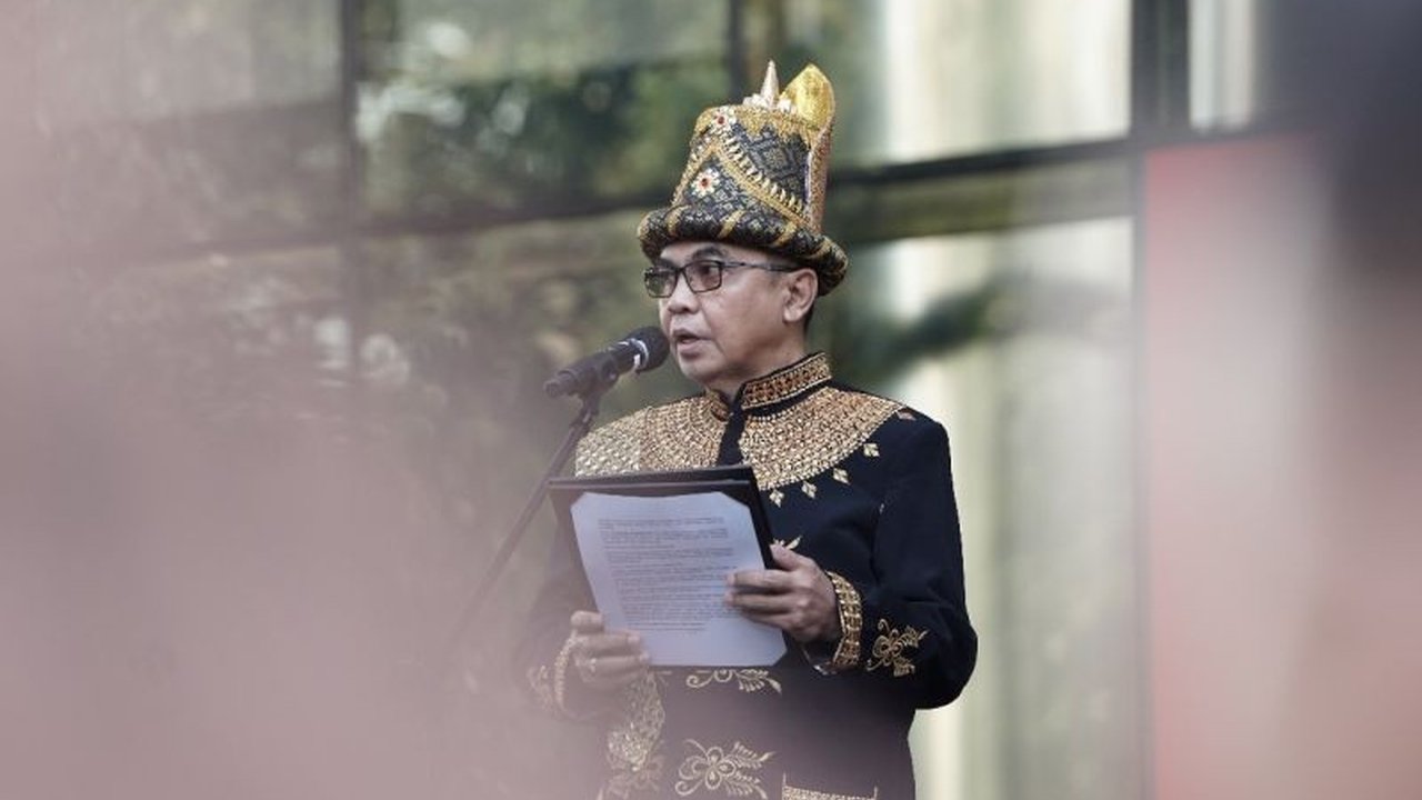 Komisi Pemberantasan Korupsi (KPK) menargetkan segera mengumumkan tersangka dalam kasus dugaan korupsi kuota haji 2023-2024 yang merugikan negara triliunan rupiah, memicu sorotan publik.