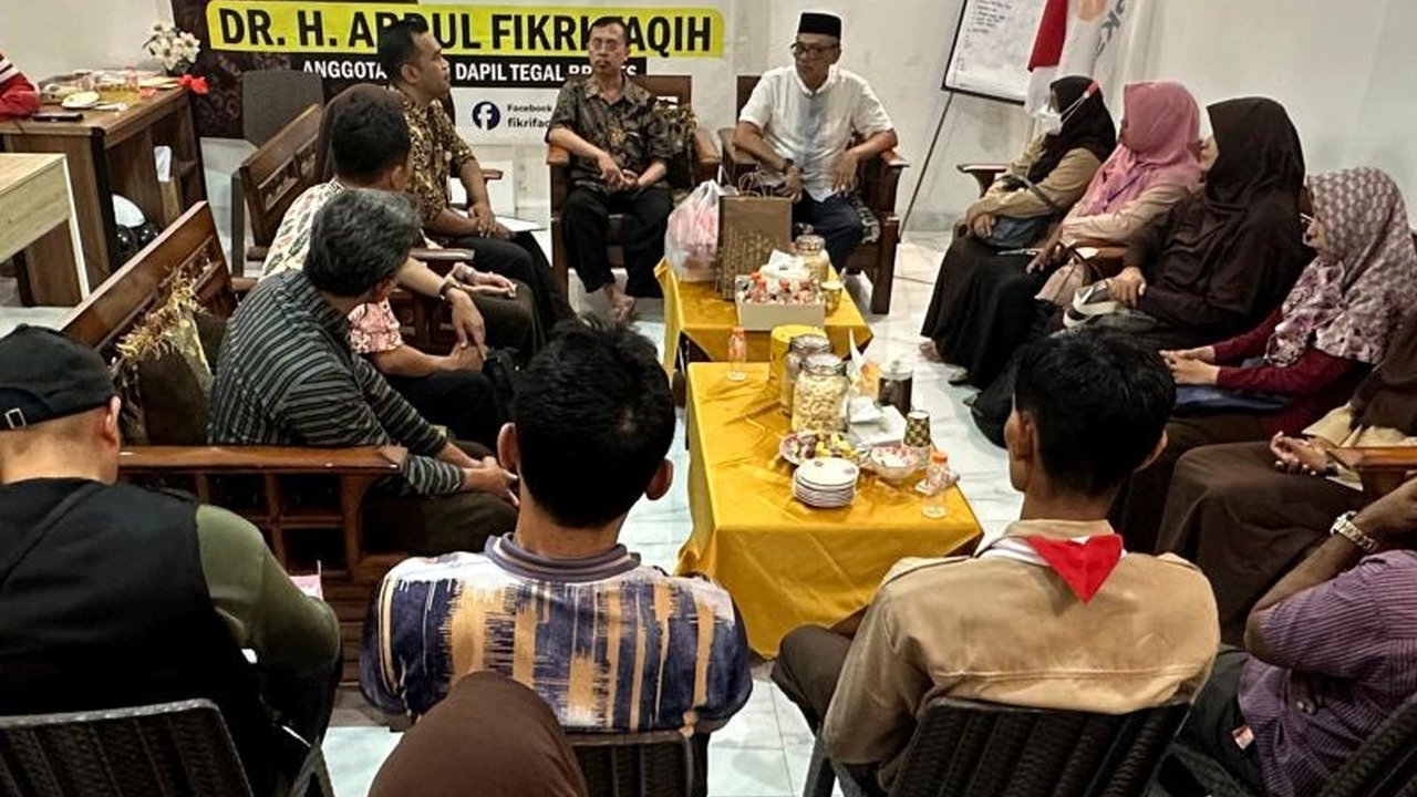 Anggota DPR RI mendesak koordinasi lintas komisi untuk menyelesaikan masalah status dan penempatan guru honorer serta PPPK, menimbulkan pertanyaan besar tentang masa depan mereka.