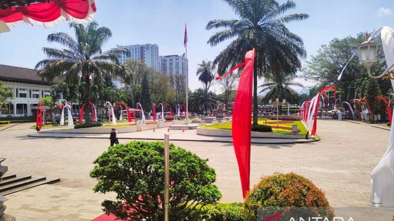 Gubernur Jawa Barat Dedi Mulyadi berencana mengubah halaman depan Gedung Sate menjadi lapangan upacara permanen, terpisah dari Lapangan Gasibu. Mengapa perubahan ini penting?