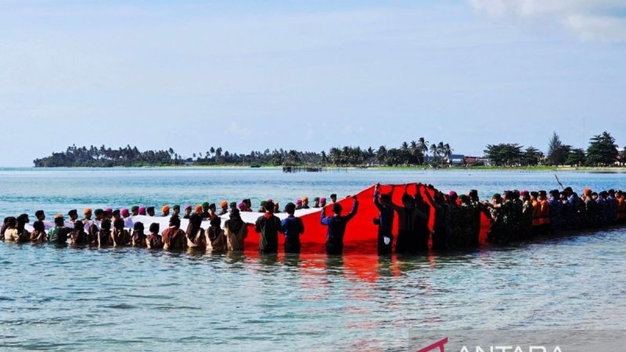 Pangkogabwilhan I Letjen TNI Kunto Arief Wibowo menegaskan kesiapan prajurit TNI dalam menjaga kedaulatan di Natuna. Simak rencana peningkatan Pertahanan Natuna!