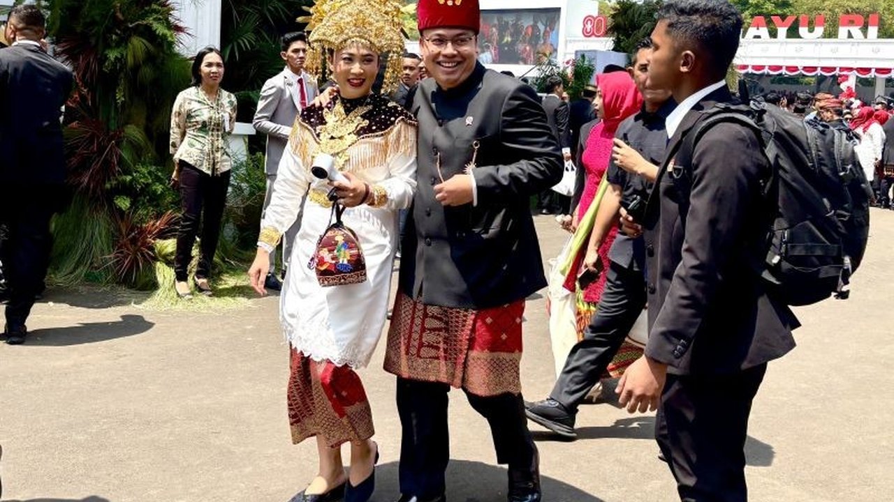 Makna di Balik Wamen Berbaur Rakyat Saat Upacara HUT Ke-80 RI: Sinyal Optimisme dan Kebersamaan