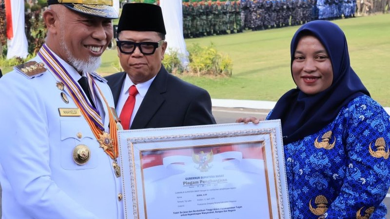 Kisah Heroik Nakes Dona Lubis: Gubernur Sumbar Beri Penghargaan Tokoh Berdedikasi di HUT RI ke-80