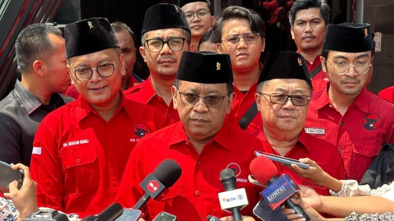 Sekjen PDIP Hasto Kristiyanto ungkap arahan Megawati Soekarnoputri terkait penulisan Buku Sejarah Indonesia yang ditunda peluncurannya. Ada apa di balik penundaan ini?