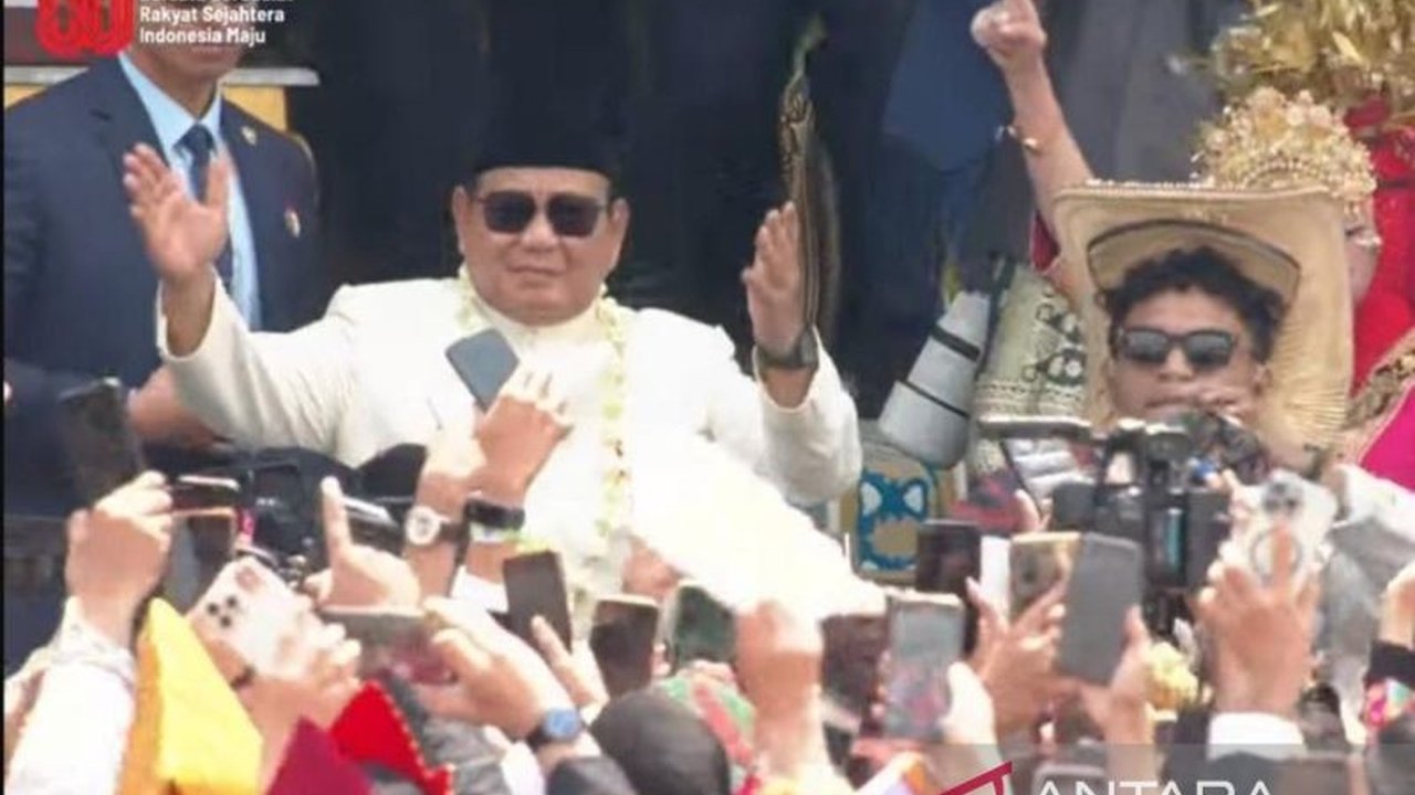 Momen Unik: Presiden Prabowo Menari 'Tabola Bale' di Perayaan HUT RI ke-80, Meriahkan Istana Merdeka