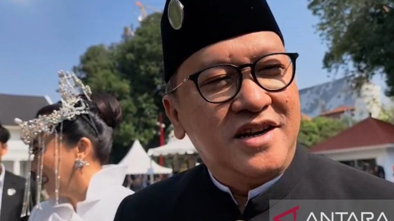 Menteri Investasi Rosan Roeslani memberikan makna baru pada HUT 80 RI, menyerukan kemerdekaan sejati dari belenggu kemiskinan, korupsi, dan kebodohan. Apa harapannya untuk pemerintahan Prabowo?