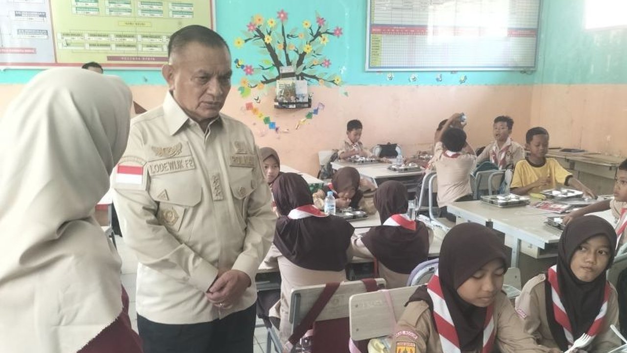 Kemenko Polkam menyesalkan kebijakan Bupati Pati terkait kenaikan Pajak Pati hingga 250 persen yang membuat resah masyarakat. Apa dampak dan respons dari Pemkab Pati?