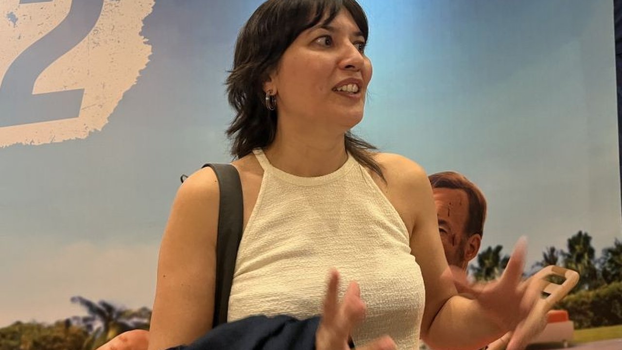 Aktris Hannah Al Rashid menyuarakan harapan akan keadilan merata di momen HUT RI. Ia juga menyoroti pentingnya dukungan untuk industri film daerah dan makna kemerdekaan sejati.