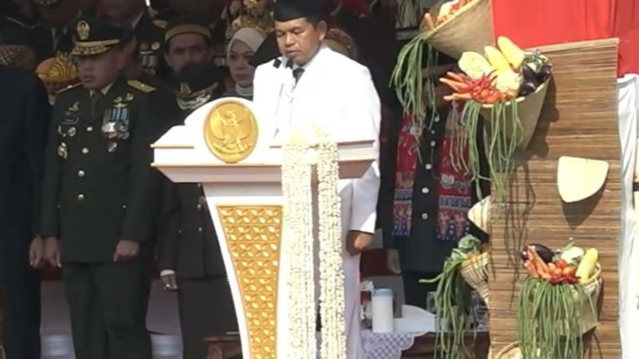 Gubernur Jawa Barat Dedi Mulyadi Minta Maaf kepada warga Jabar atas belum meratanya kesejahteraan. Ia menyoroti masalah pendidikan dan kesehatan yang masih jadi kendala.