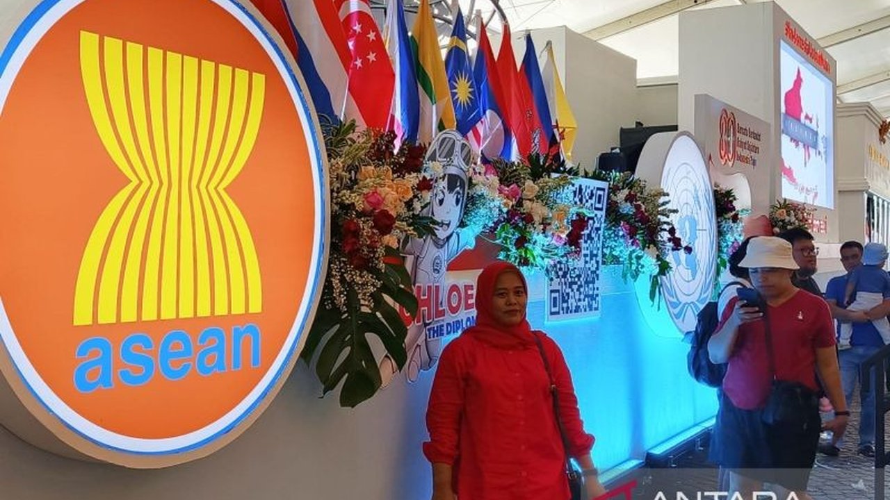 Simak bagaimana ribuan masyarakat memadati kawasan Monas untuk berswafoto dengan mobil hias Karnaval HUT RI ke-80, menunjukkan antusiasme tinggi terhadap perayaan kemerdekaan.