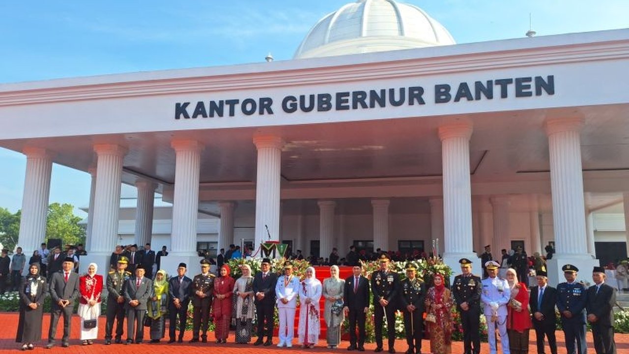 Gubernur dan Wagub Banten refleksikan HUT ke-80 RI, menyoroti tantangan Pembangunan Banten dan pentingnya integritas birokrasi demi pelayanan publik yang prima.