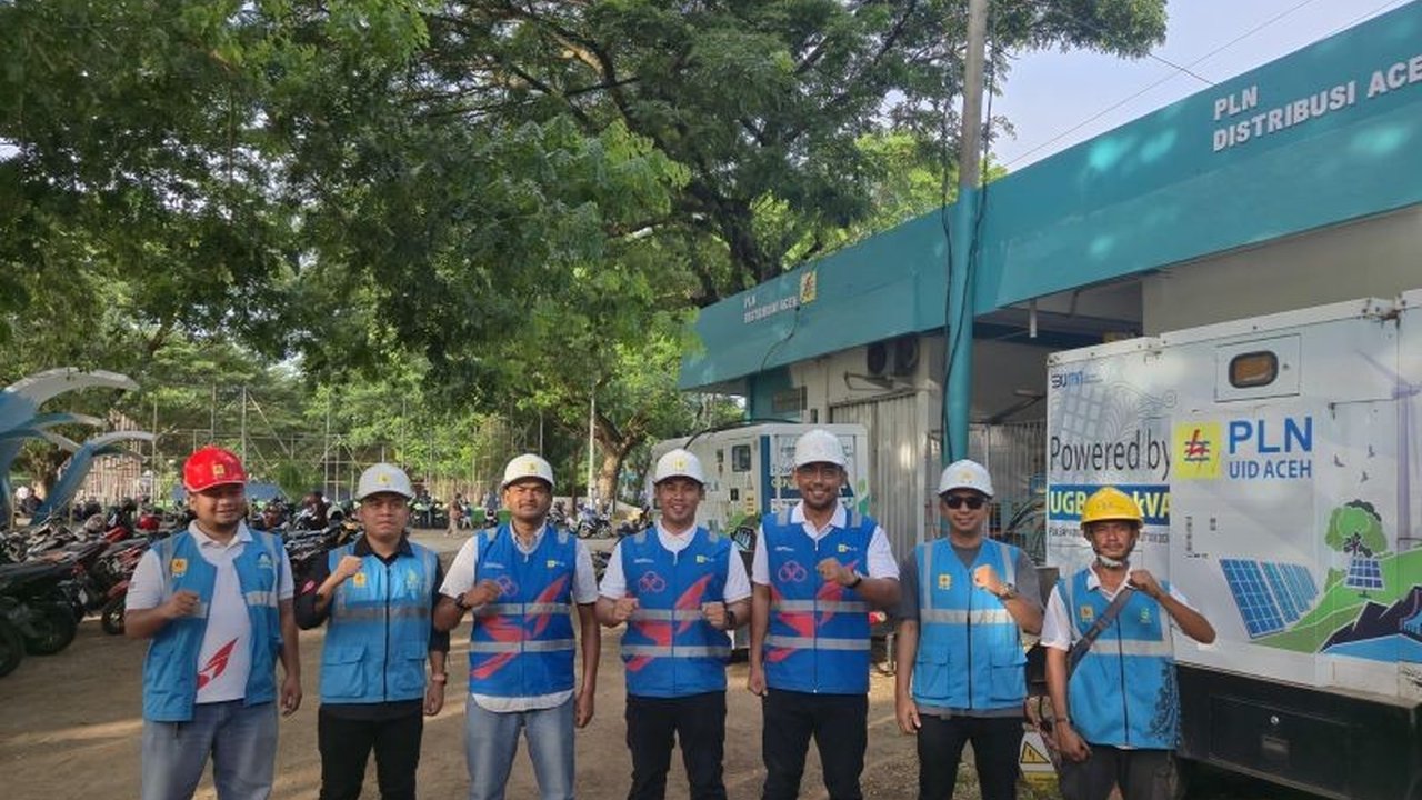 PLN UID Aceh menyiagakan puluhan personel dan peralatan khusus guna menjamin pasokan listrik andal saat HUT Ke-80 RI. Cari tahu bagaimana PLN Aceh Siaga Listrik HUT RI ini memastikan kelancaran perayaan nasional!